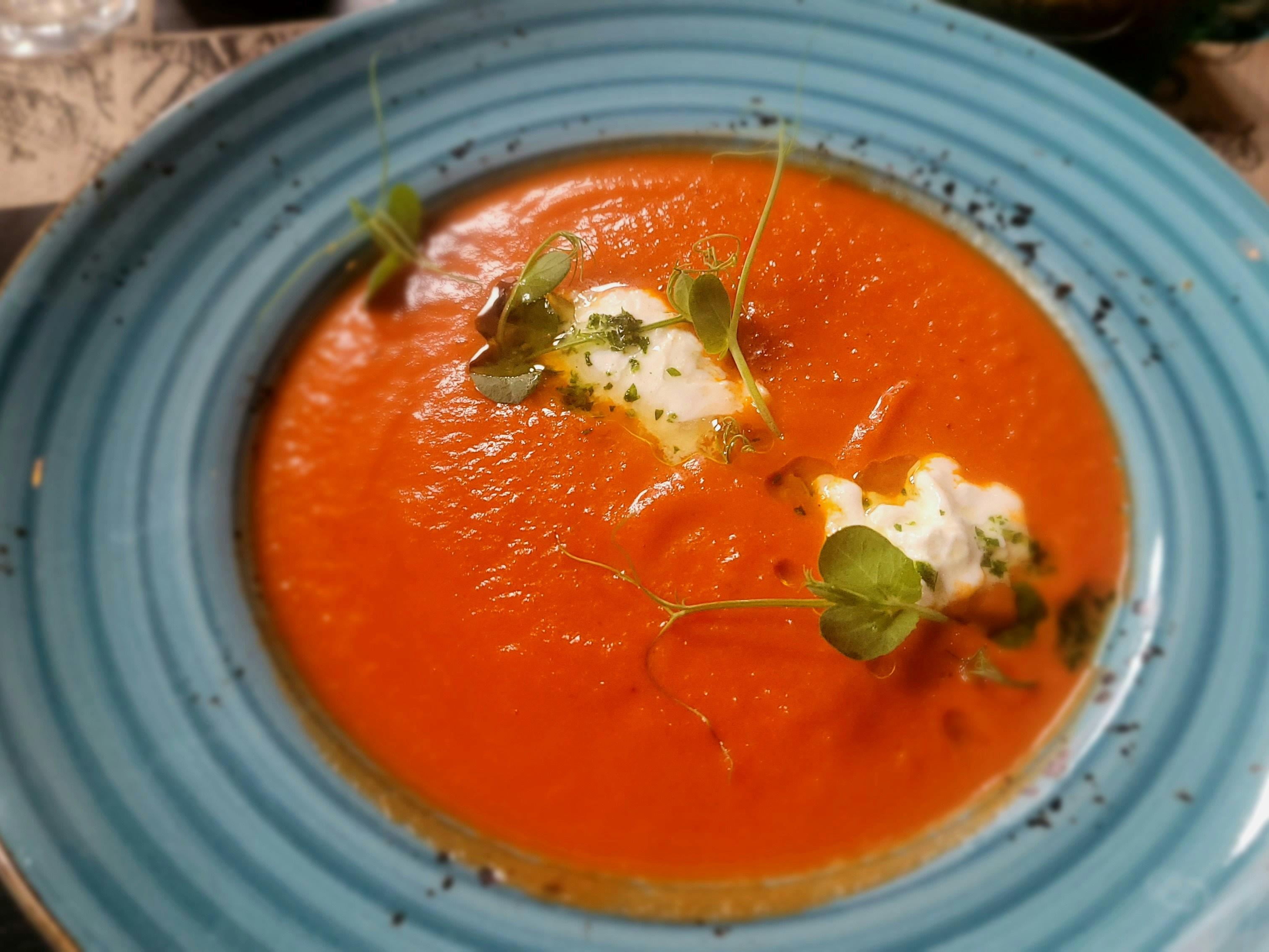 Bowl of tomato soup by Waldemar Brandt on Unsplash